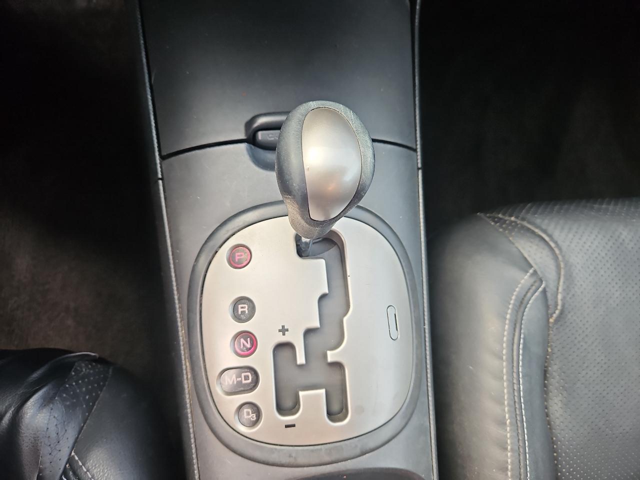 Acura RSX Coupe with 5-speed AT 2006