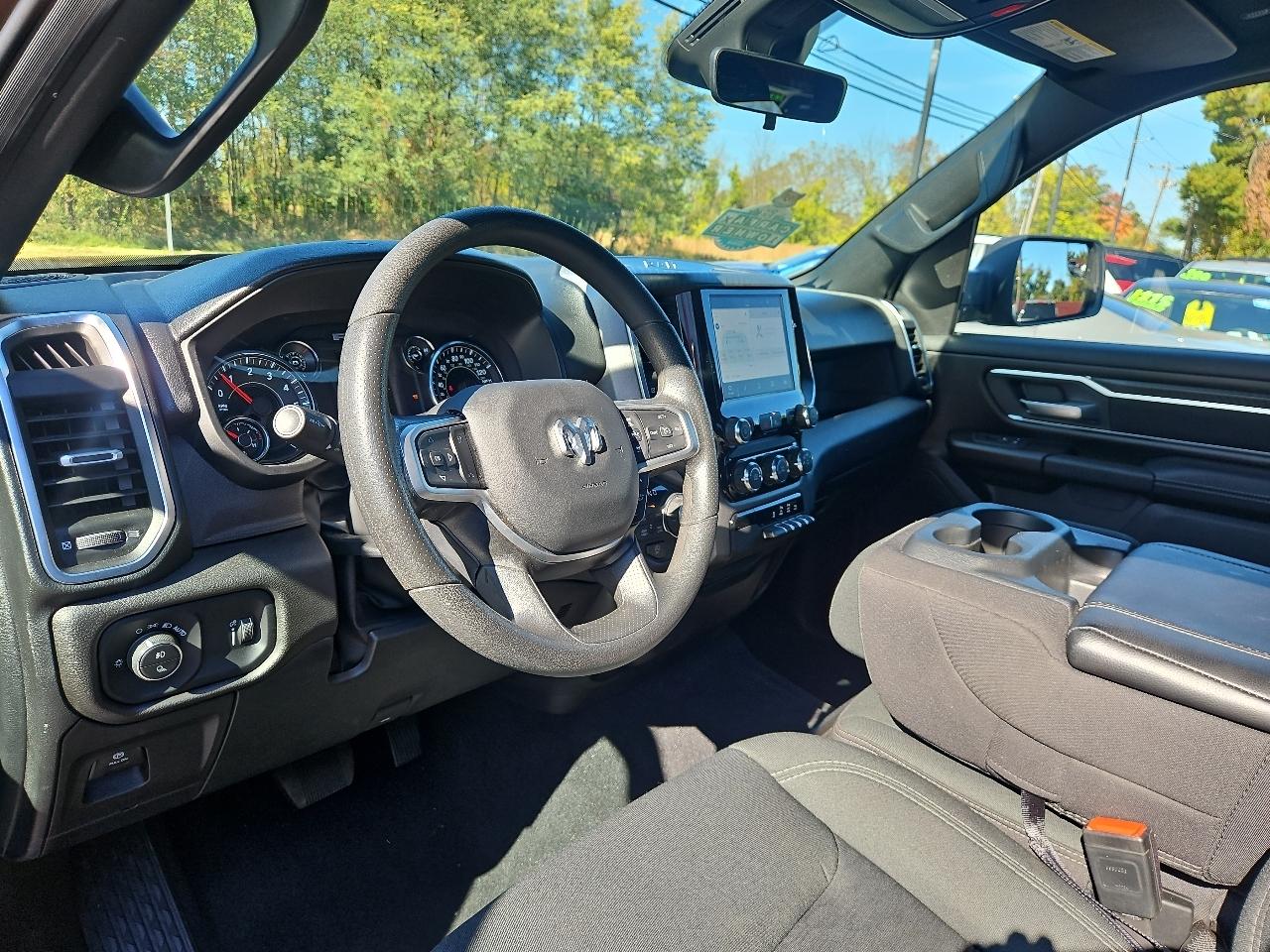 RAM 1500 Big Horn Quad Cab 4WD 2025