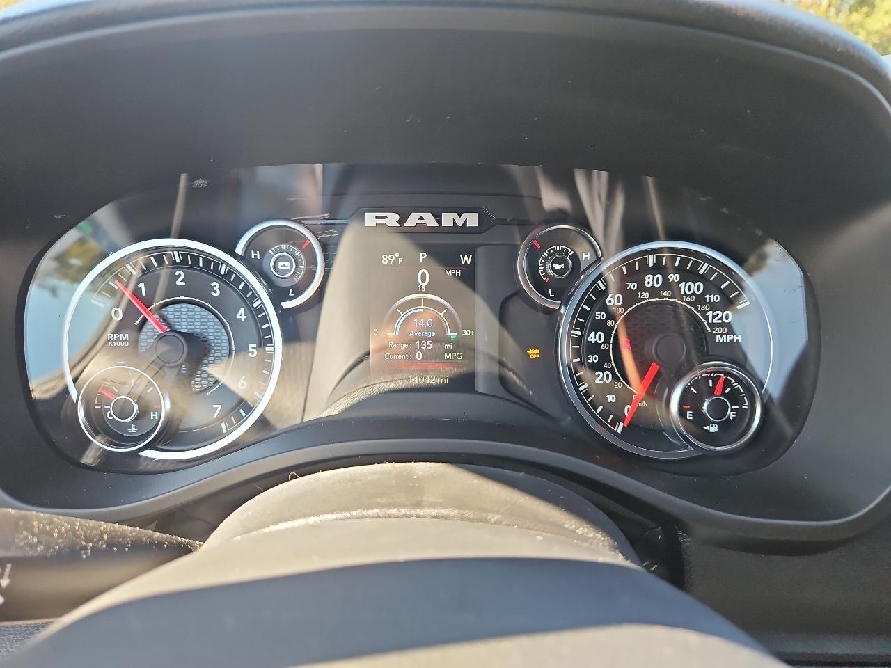 RAM 1500 Big Horn Quad Cab 4WD 2025