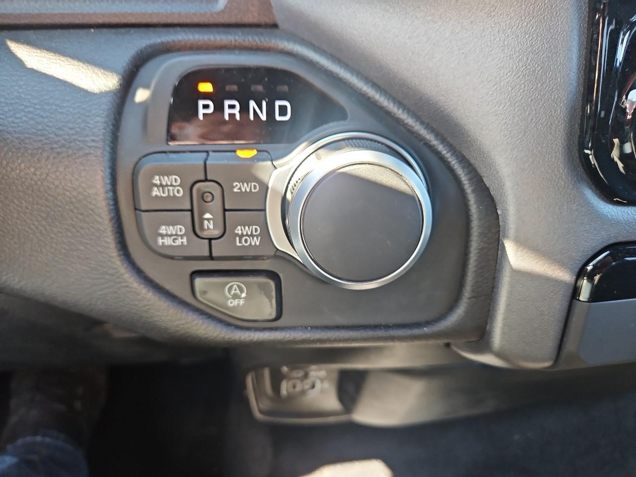 RAM 1500 Big Horn Quad Cab 4WD 2025