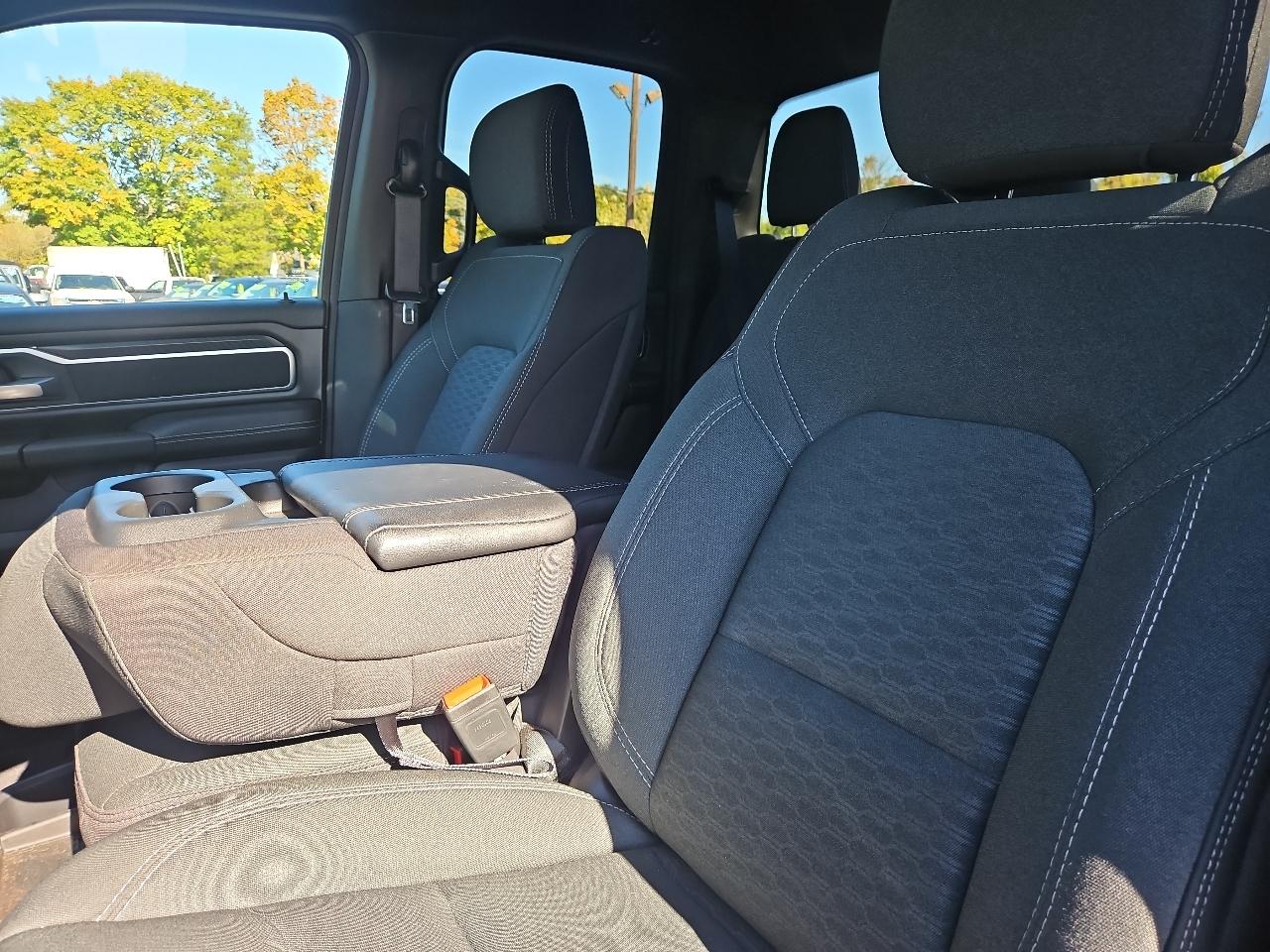 RAM 1500 Big Horn Quad Cab 4WD 2025