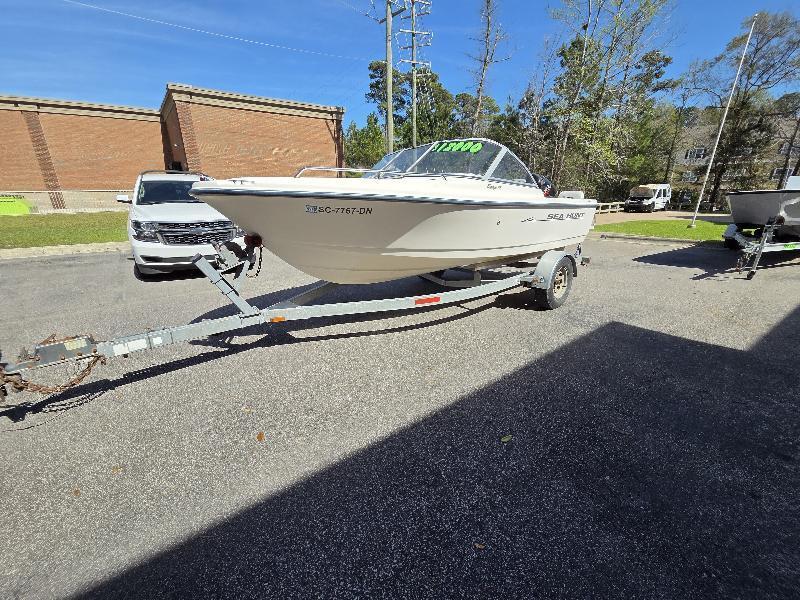 Sea Hunt Escape 175  2005