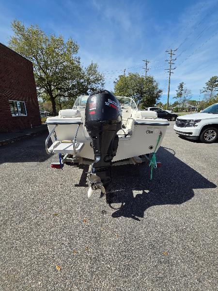 Sea Hunt Escape 175  2005