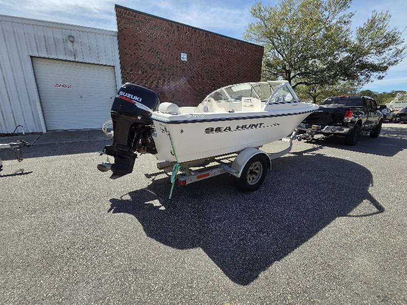 Sea Hunt Escape 175  2005