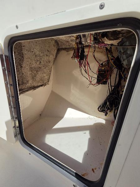 Sea Hunt Escape 175  2005