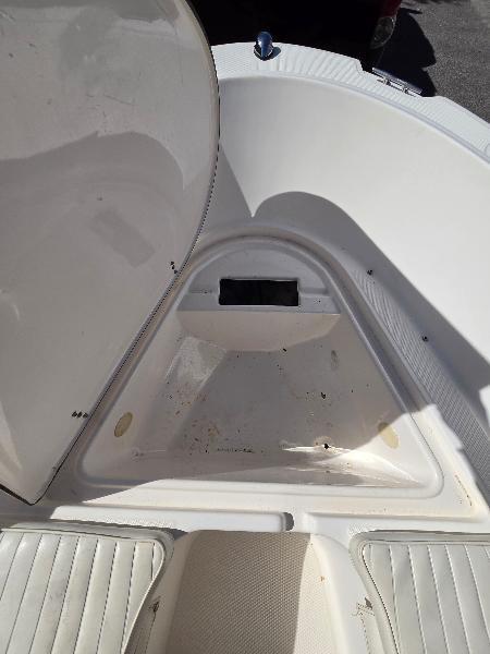 Sea Hunt Escape 175  2005