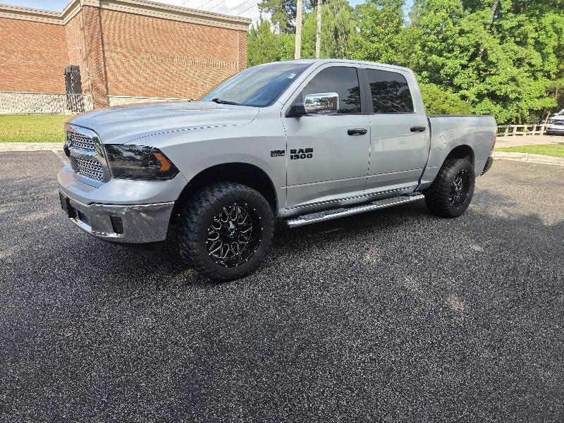 2014 RAM 1500 Laramie Crew Cab SWB 4WD