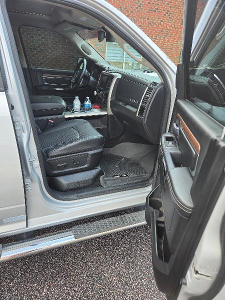 RAM 1500 Laramie Crew Cab SWB 4WD 2014