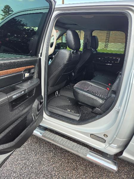 RAM 1500 Laramie Crew Cab SWB 4WD 2014