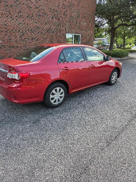 Toyota Corolla LE 4-Speed AT 2011