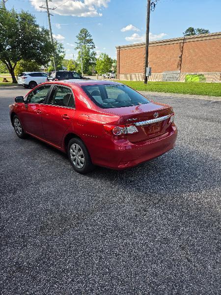 Toyota Corolla LE 4-Speed AT 2011