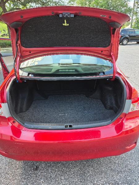 Toyota Corolla LE 4-Speed AT 2011