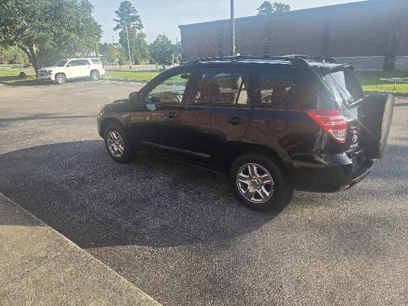 Toyota RAV4 Base I4 4WD 2012