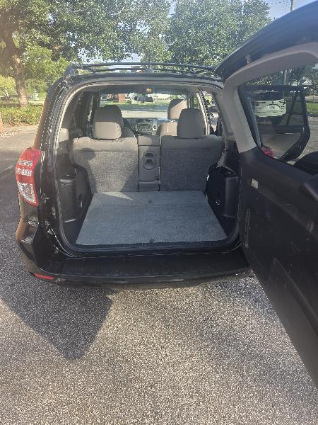 Toyota RAV4 Base I4 4WD 2012