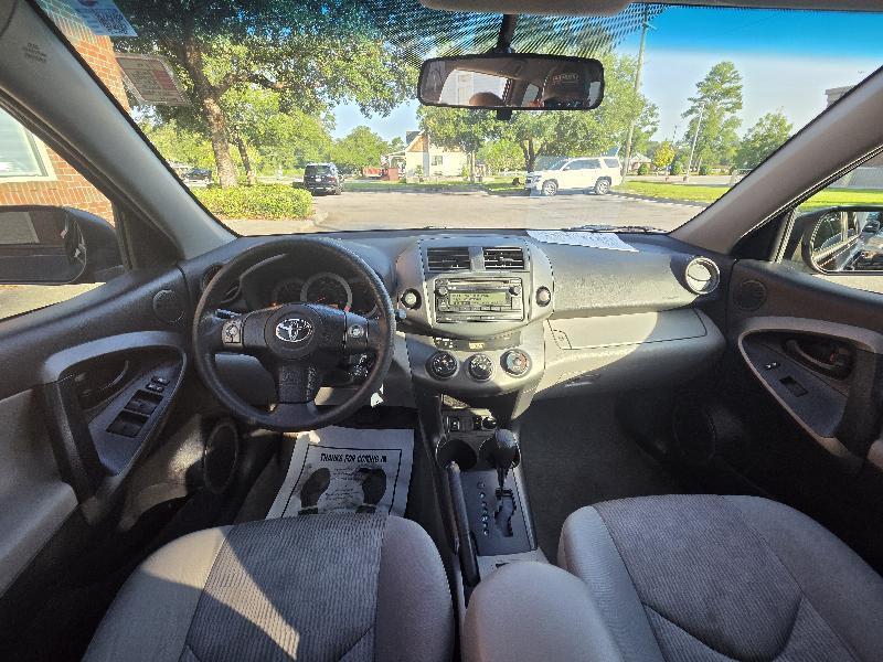 Toyota RAV4 Base I4 4WD 2012