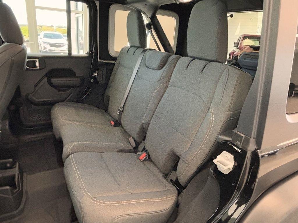 Jeep Wrangler Sport 2024