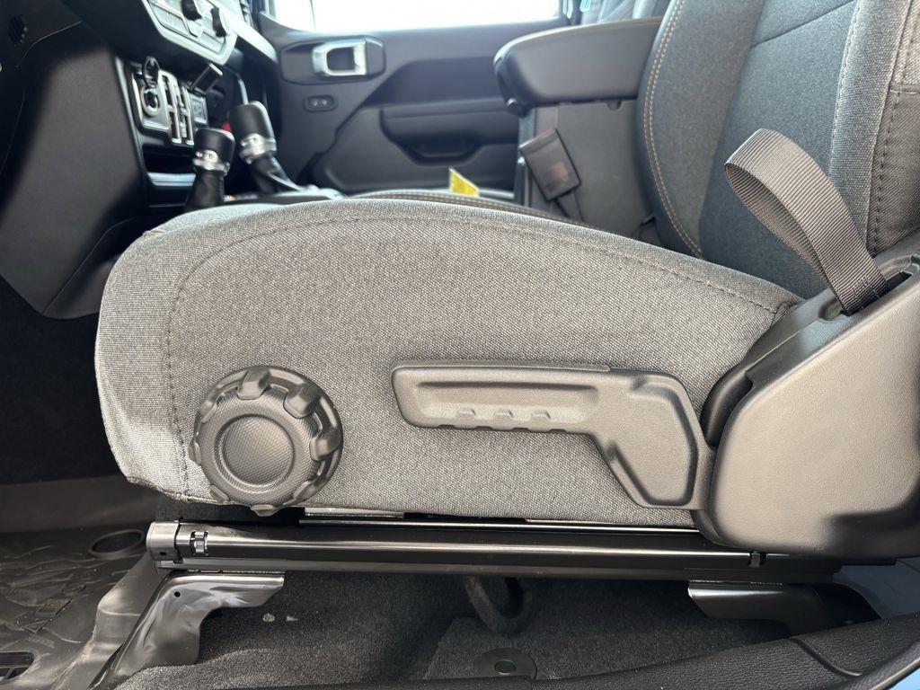 Jeep Wrangler Sport 2026