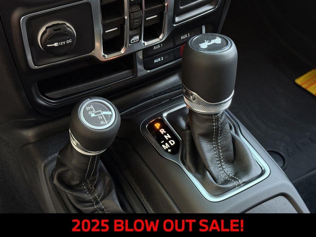 Jeep Wrangler Sahara 2025