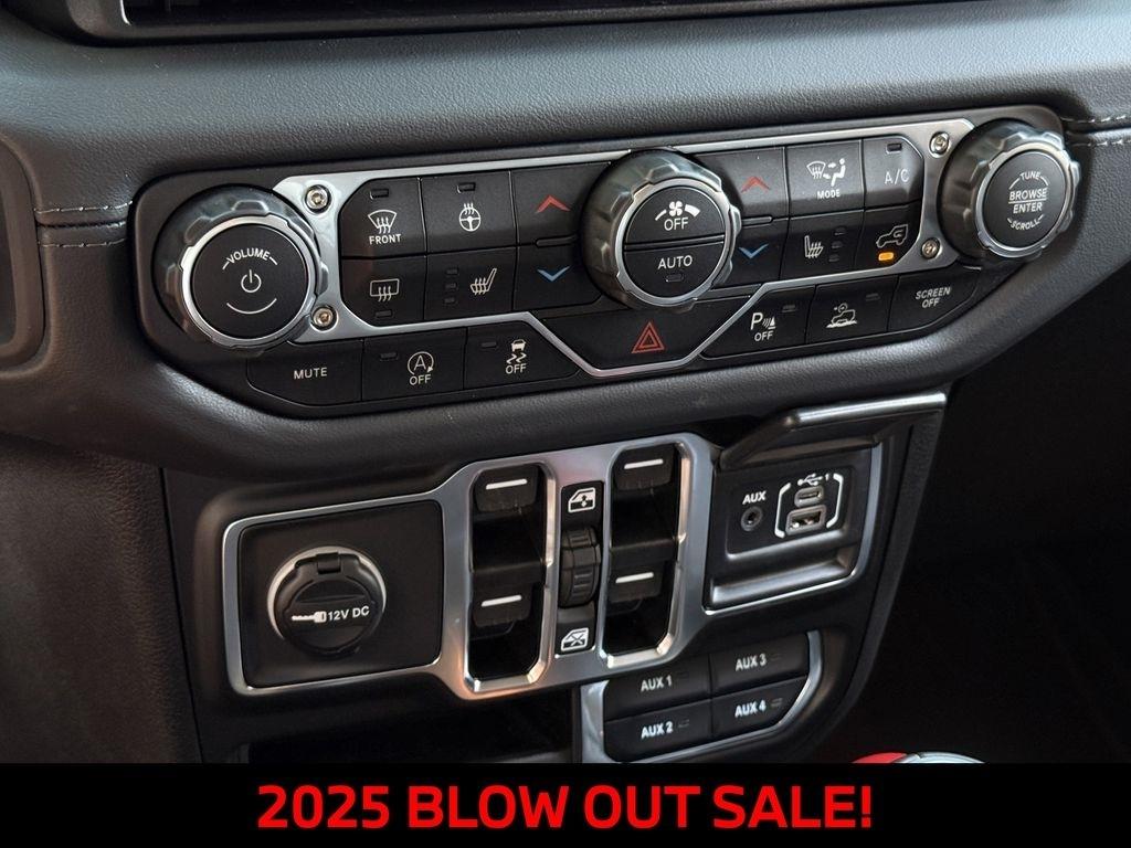 Jeep Wrangler Sahara 2025