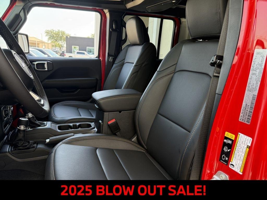 Jeep Wrangler Sahara 2025