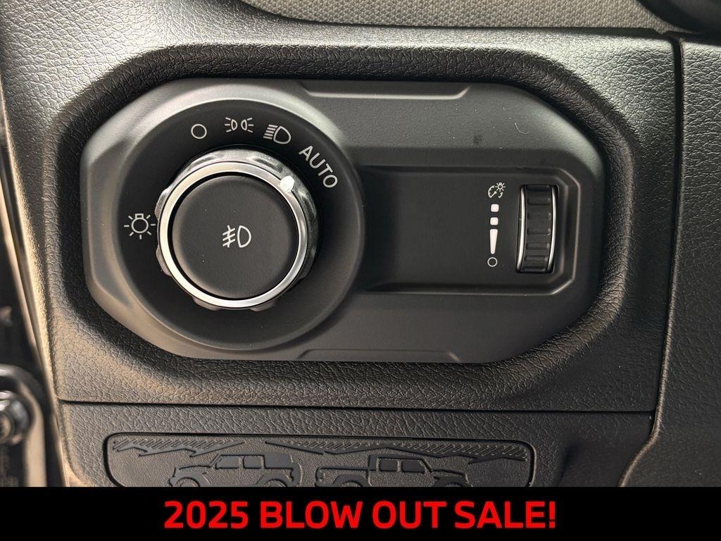 Jeep Wrangler Sport 2025