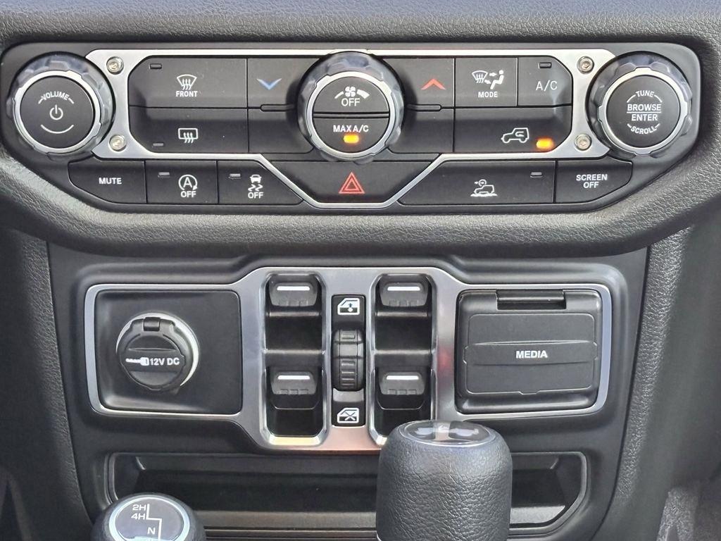 Jeep Wrangler Sport 2025