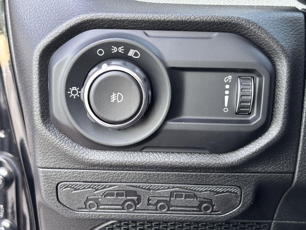 Jeep Wrangler Sport 2025