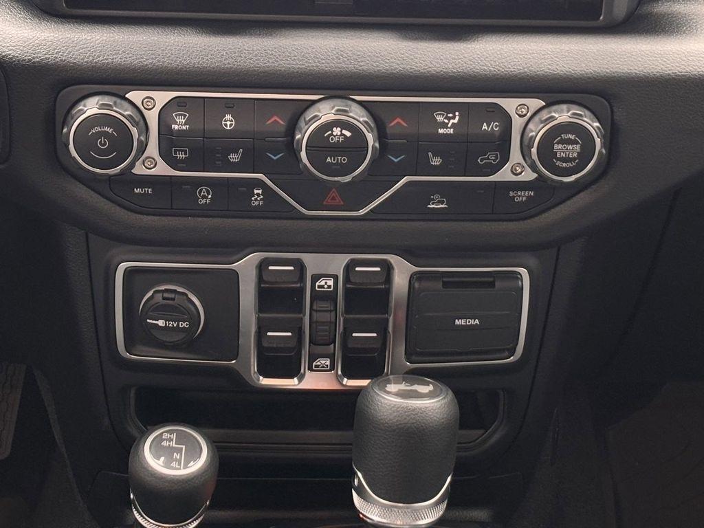 Jeep Wrangler Sport 2025