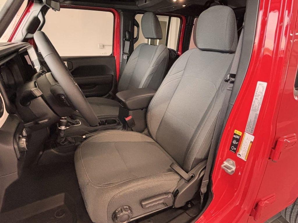 Jeep Wrangler Sport 2025