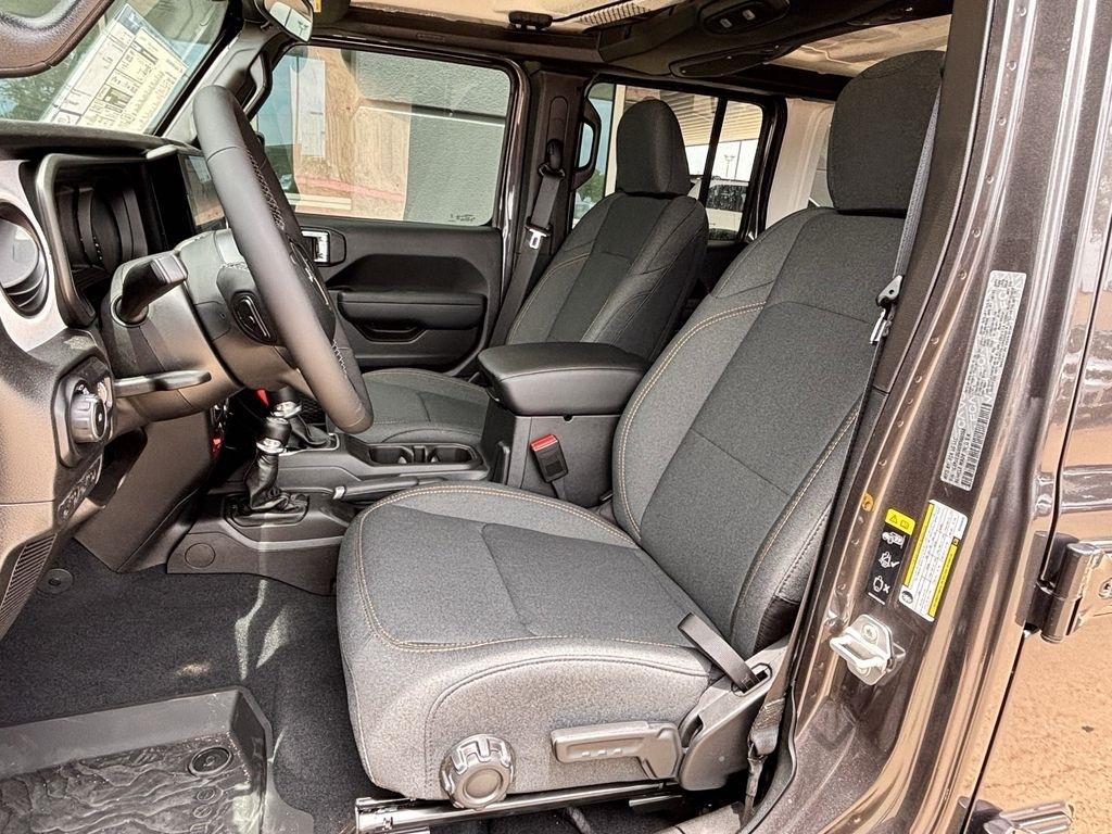 Jeep Wrangler Sport 2025