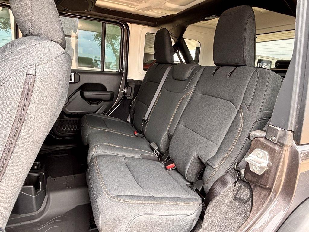 Jeep Wrangler Sport 2025