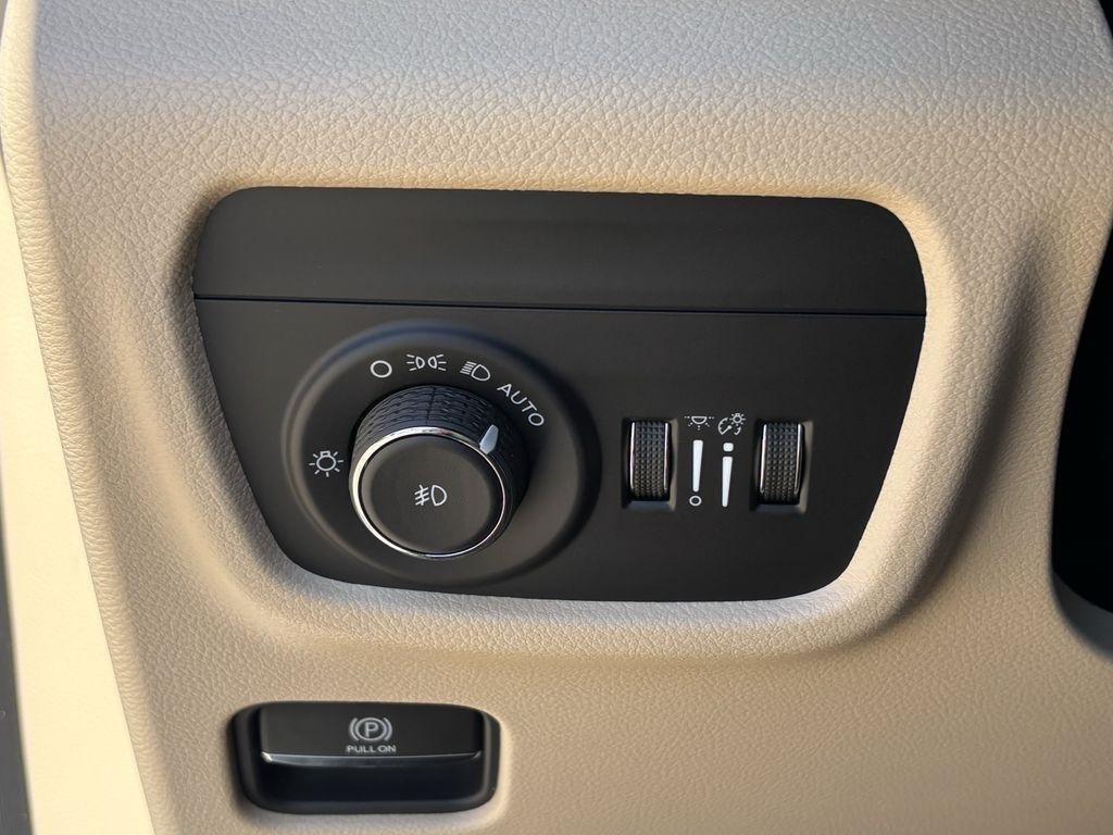 Jeep Grand Cherokee Limited 4WD 2026