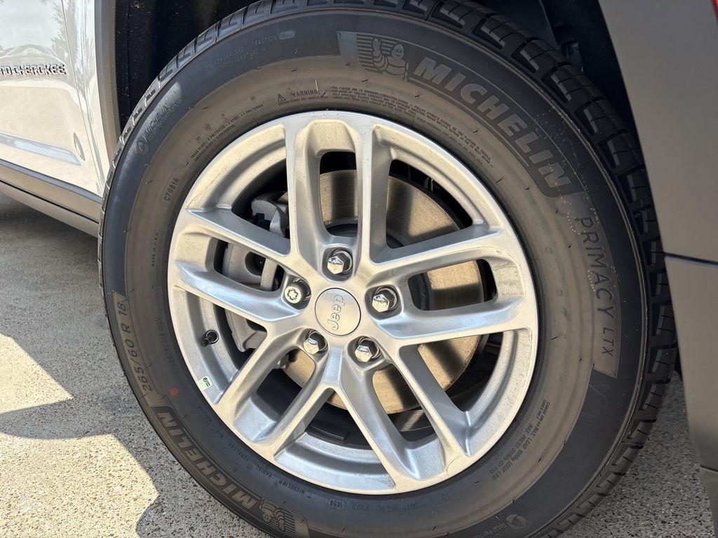 Jeep Grand Cherokee L Laredo 2WD 2026