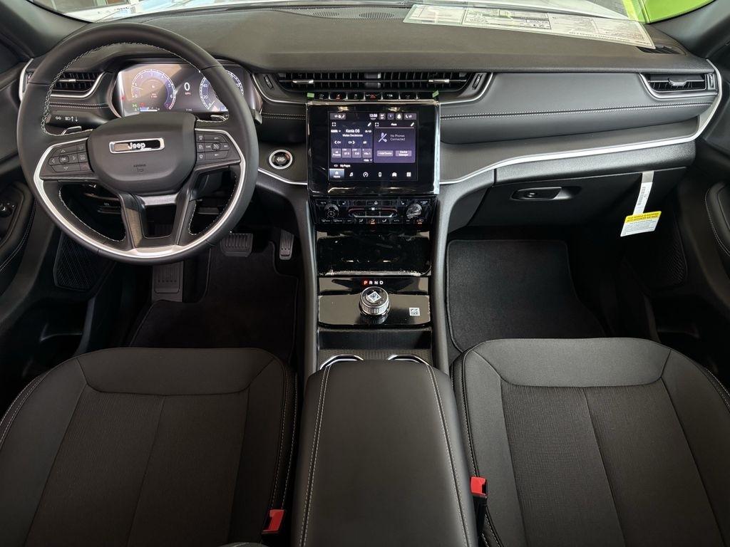 Jeep Grand Cherokee L Laredo 2WD 2026