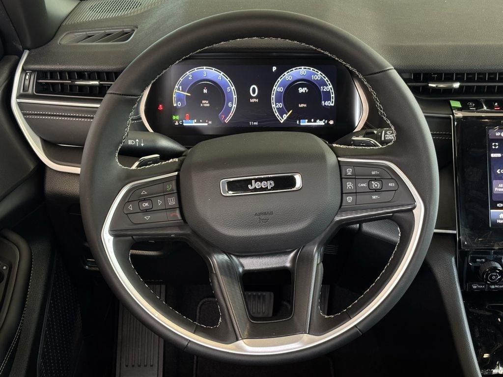 Jeep Grand Cherokee L Laredo 2WD 2026