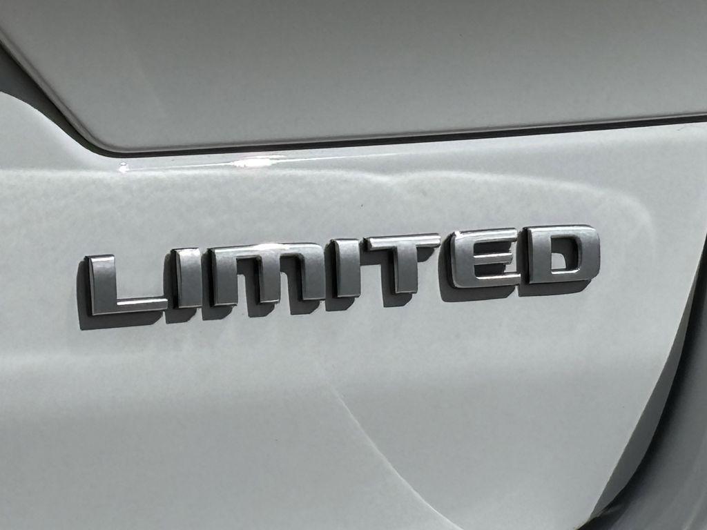 Jeep Grand Cherokee Limited 2WD 2026