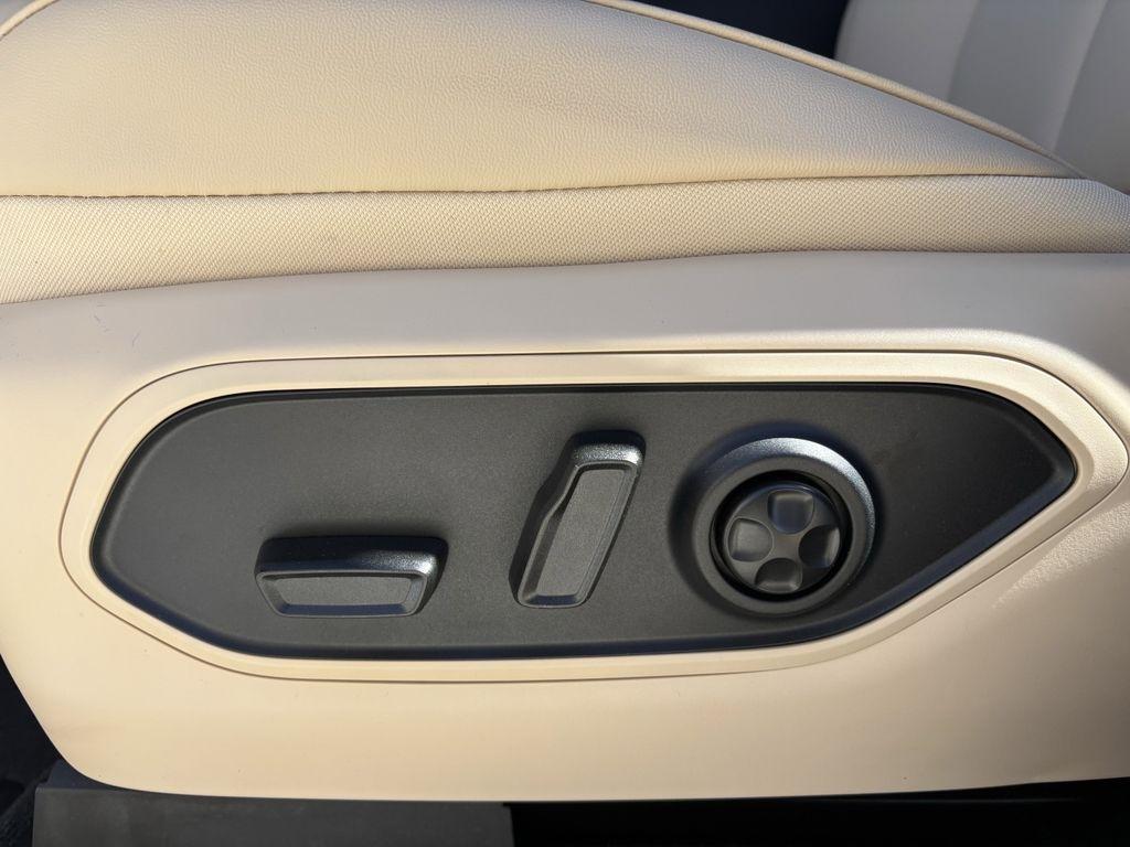 Jeep Grand Cherokee Limited 2WD 2026