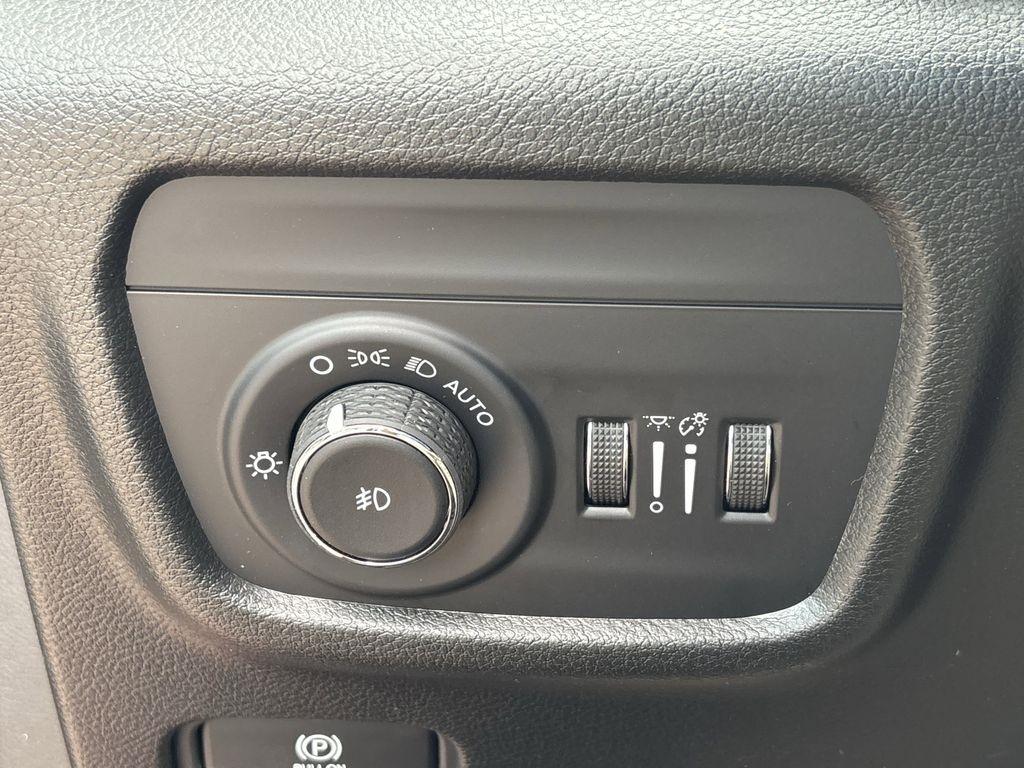 Jeep Grand Cherokee Limited 2WD 2026