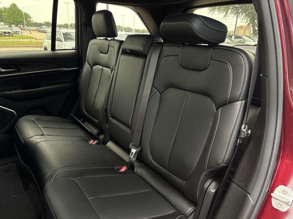 Jeep Grand Cherokee Limited 2WD 2026