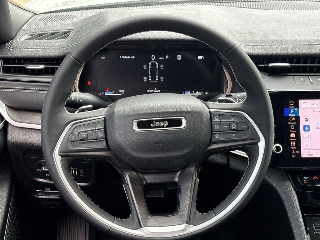Jeep Grand Cherokee Limited 2WD 2026