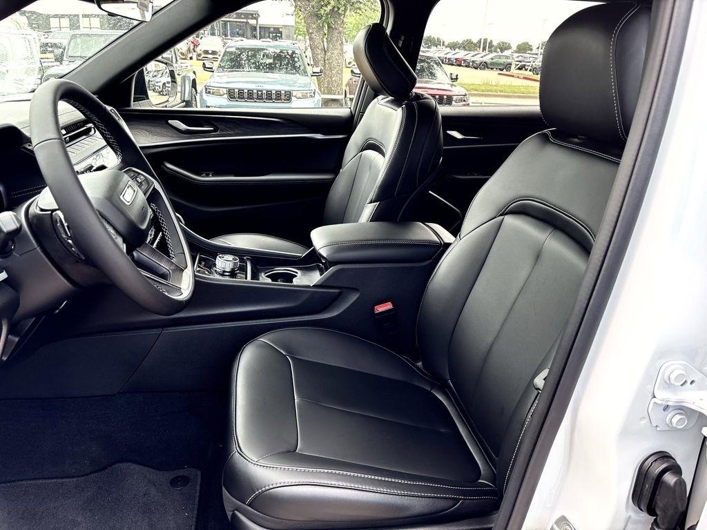 Jeep Grand Cherokee Limited 2WD 2026