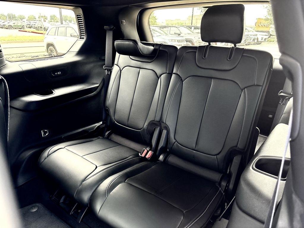 Jeep Grand Cherokee Limited 2WD 2026