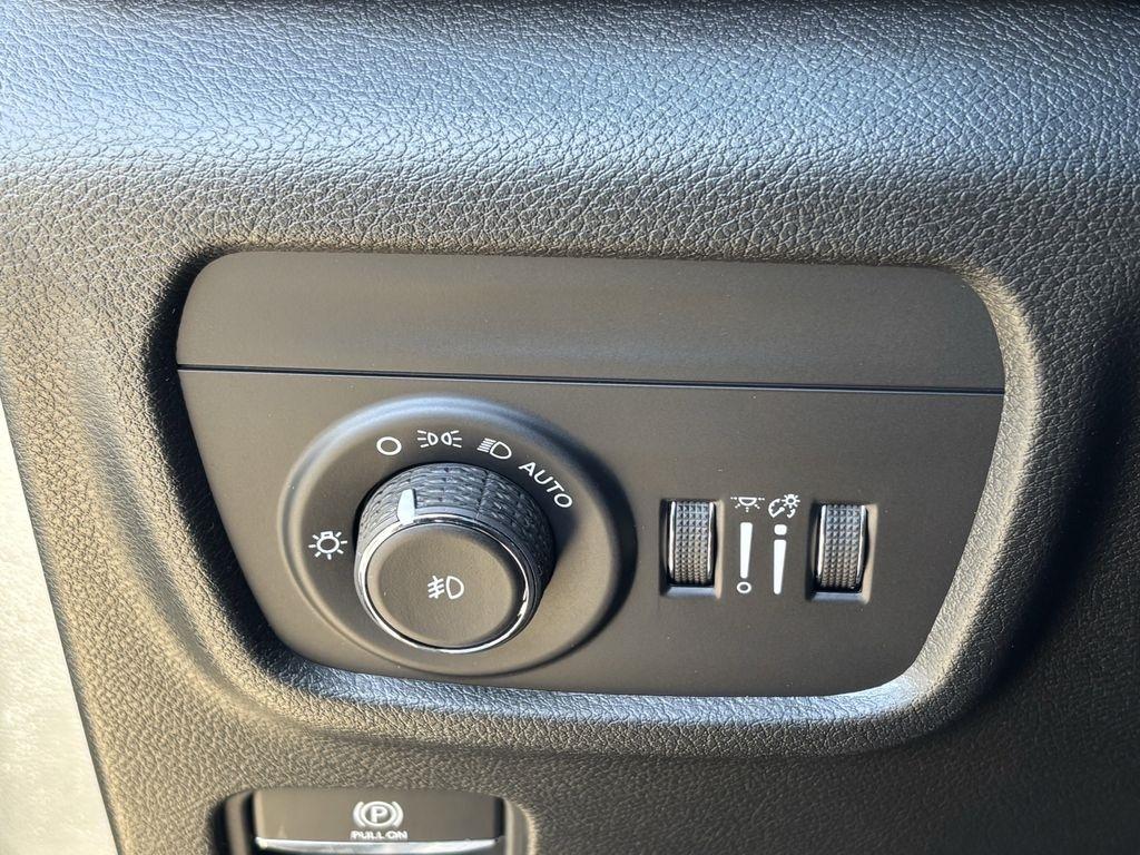 Jeep Grand Cherokee Limited 2WD 2026