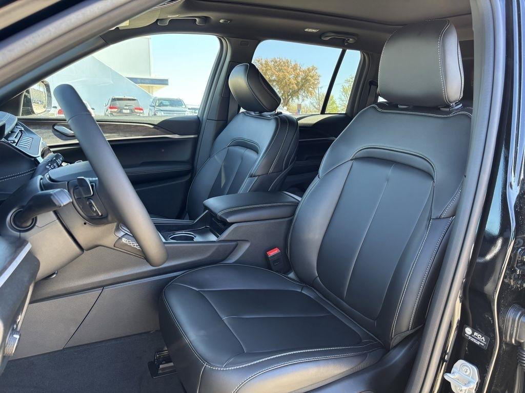 Jeep Grand Cherokee Limited 2WD 2026