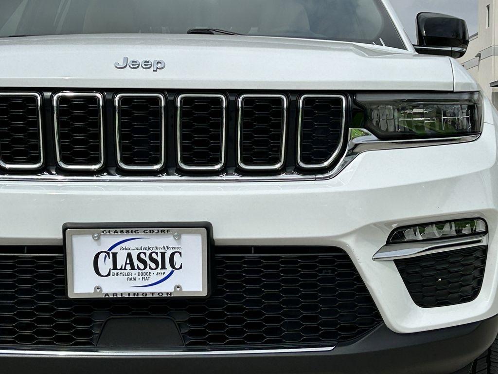 Jeep Grand Cherokee Limited 2WD 2023