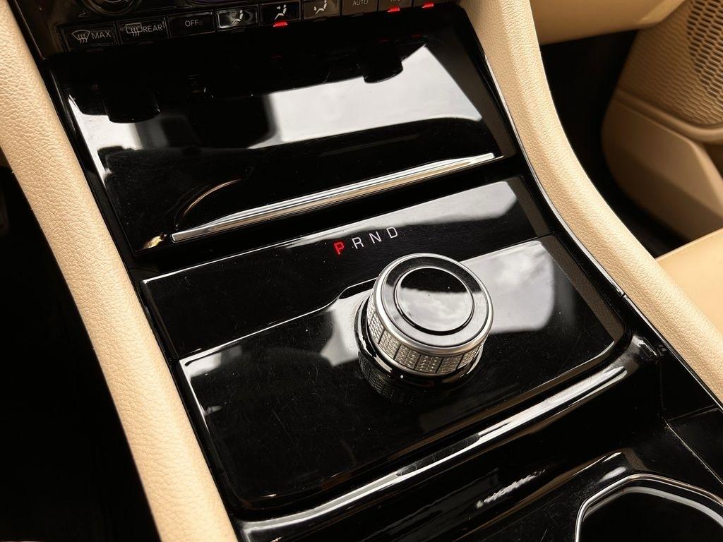 Jeep Grand Cherokee Limited 2WD 2023