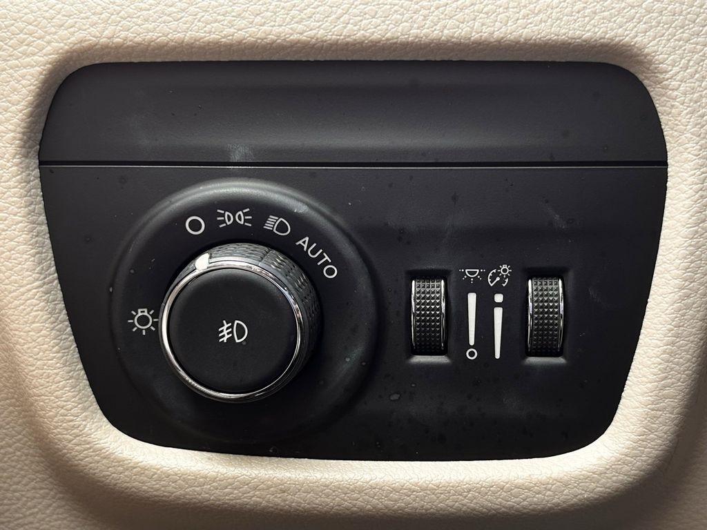 Jeep Grand Cherokee Limited 2WD 2023