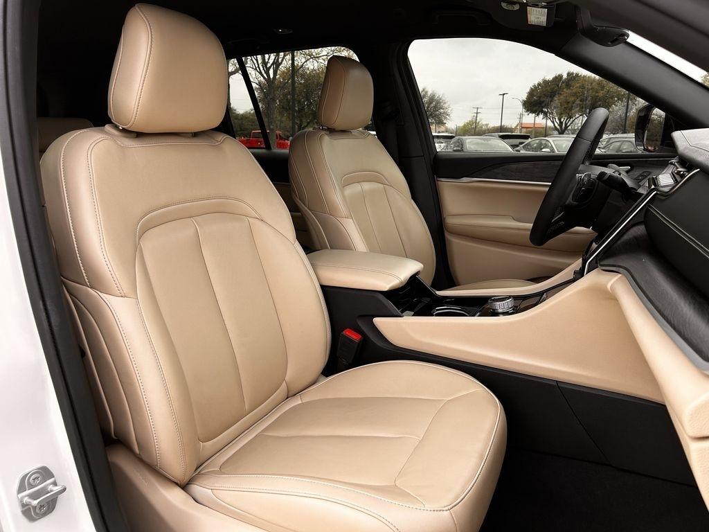 Jeep Grand Cherokee Limited 2WD 2023