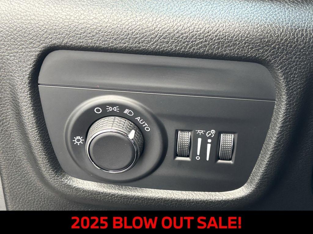 Jeep Grand Cherokee L Laredo 2025