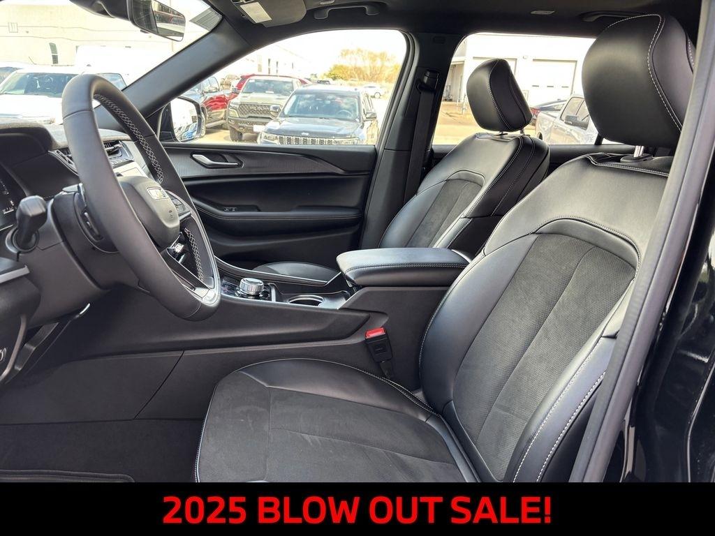 Jeep Grand Cherokee L Laredo 2025